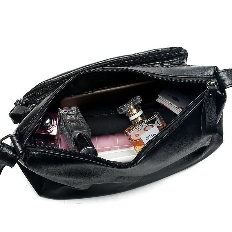 2024 New middle-aged women's bag, lightweight, multi-layered,