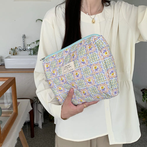 Quilted Cotton Ladies Travel Storage Bag Retro Cherry Women's Cosmetic
