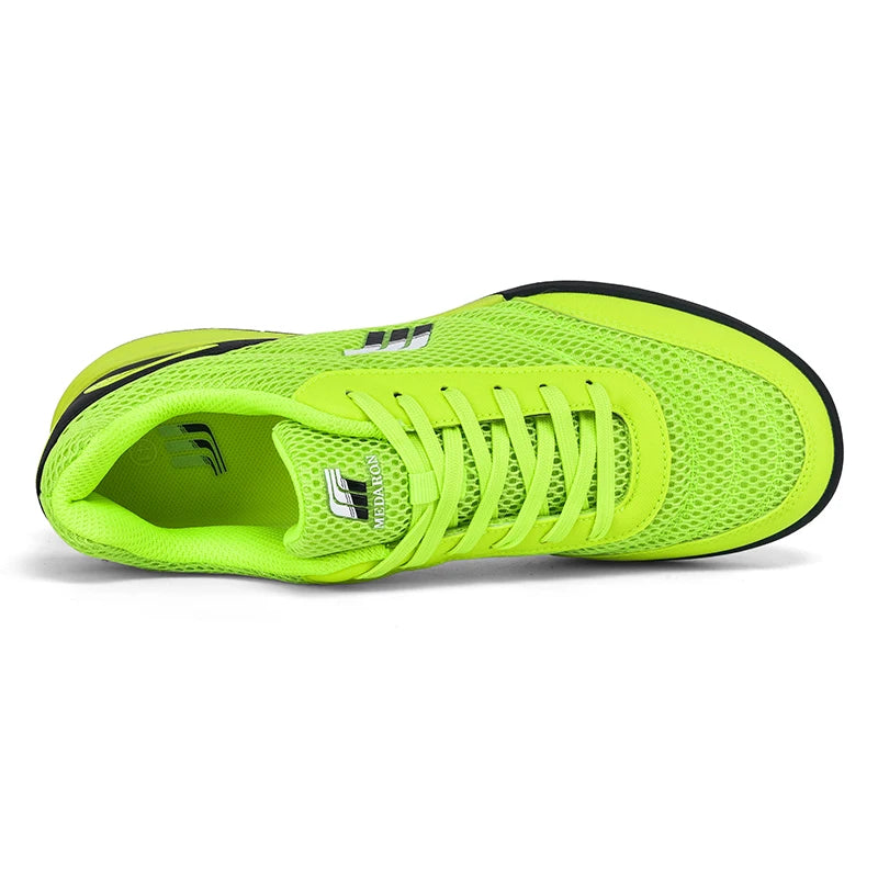 Men‘s Soccer Shoes Low Top Breathable Football Boots Non-Slip Futsal