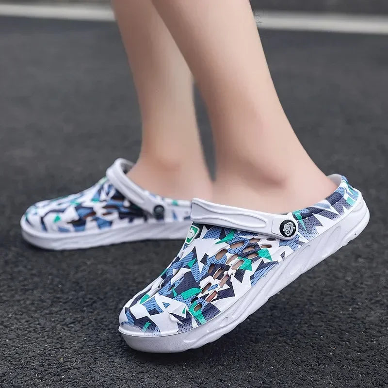 2024 New Fashion Sandals Men Clog Sandals Comfortable Breathable