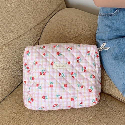 Quilted Cotton Ladies Travel Storage Bag Retro Cherry Women's Cosmetic