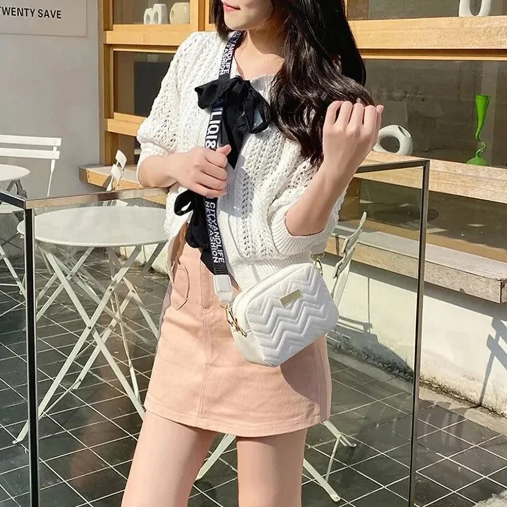 1Pcs Messenger Bag for Women Trend Lingge Embroidery Camera Female