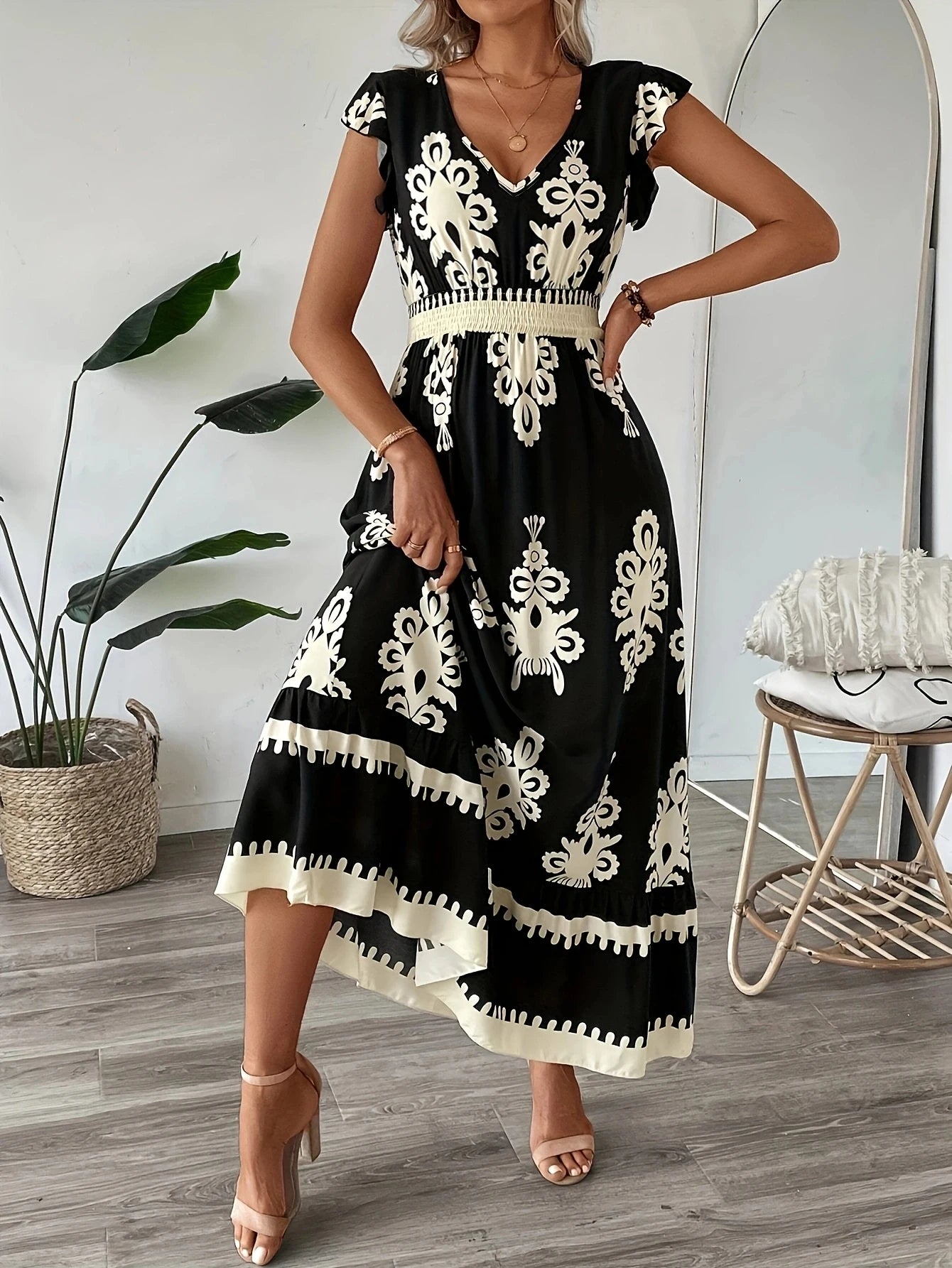 Plus Size Women Elegant V Neck Maxi Dress Geometric Pattern Short