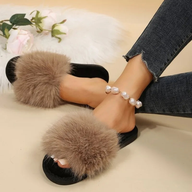 Winter 2024 Women's Fashion Fur Slippers Fluffy and Cute Plush Women's