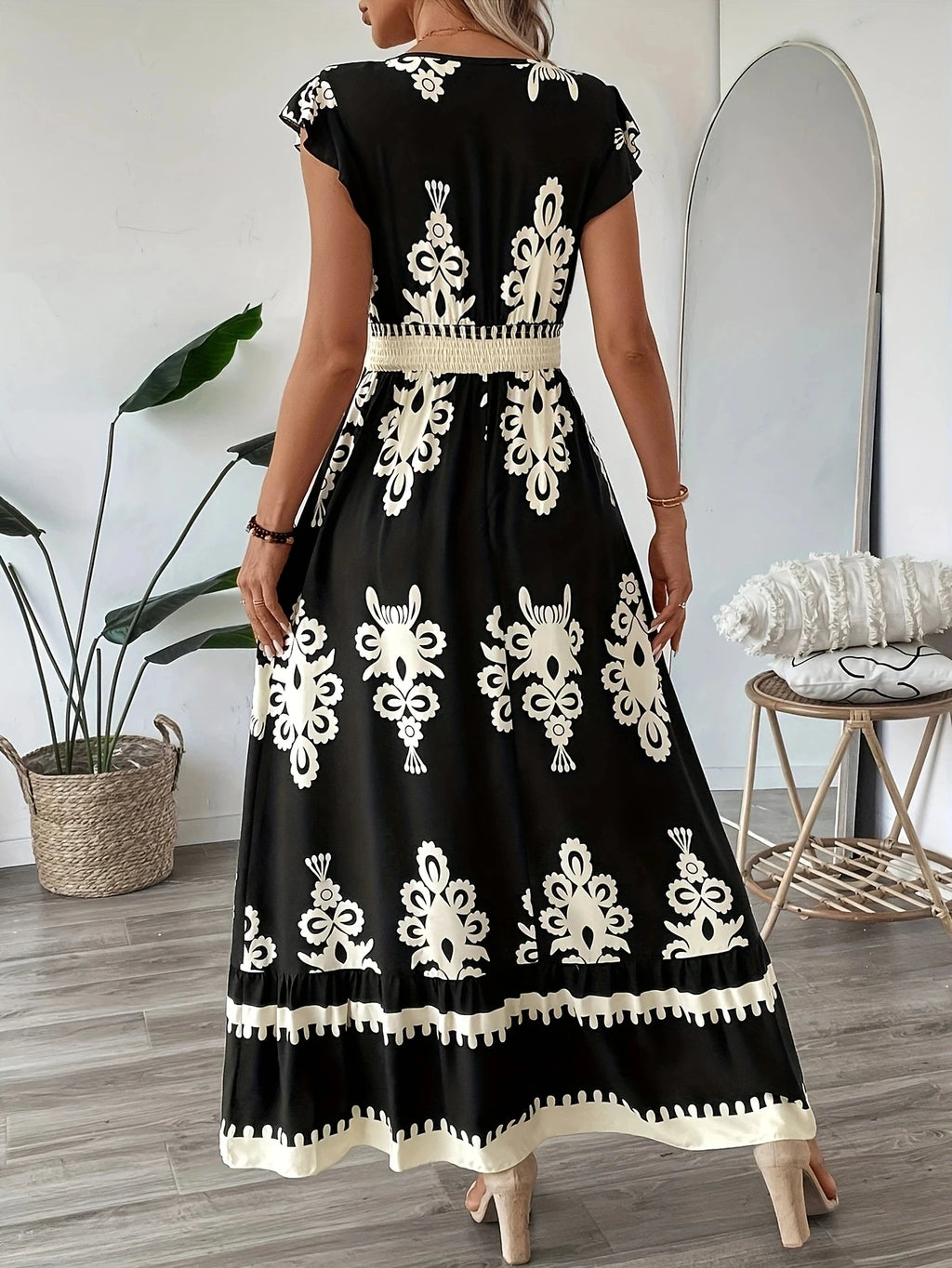 Plus Size Women Elegant V Neck Maxi Dress Geometric Pattern Short