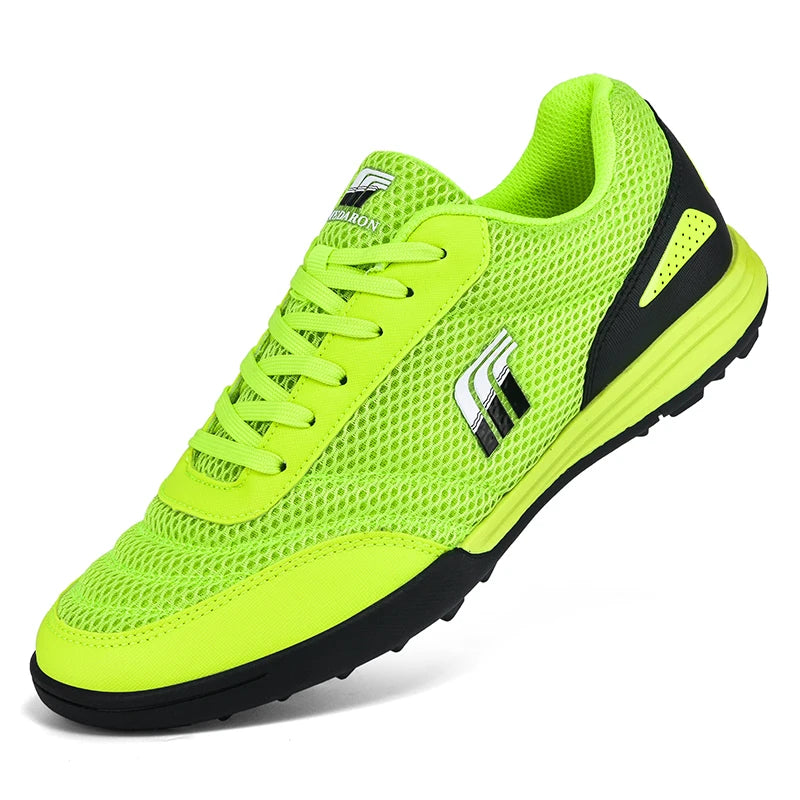 Men‘s Soccer Shoes Low Top Breathable Football Boots Non-Slip Futsal