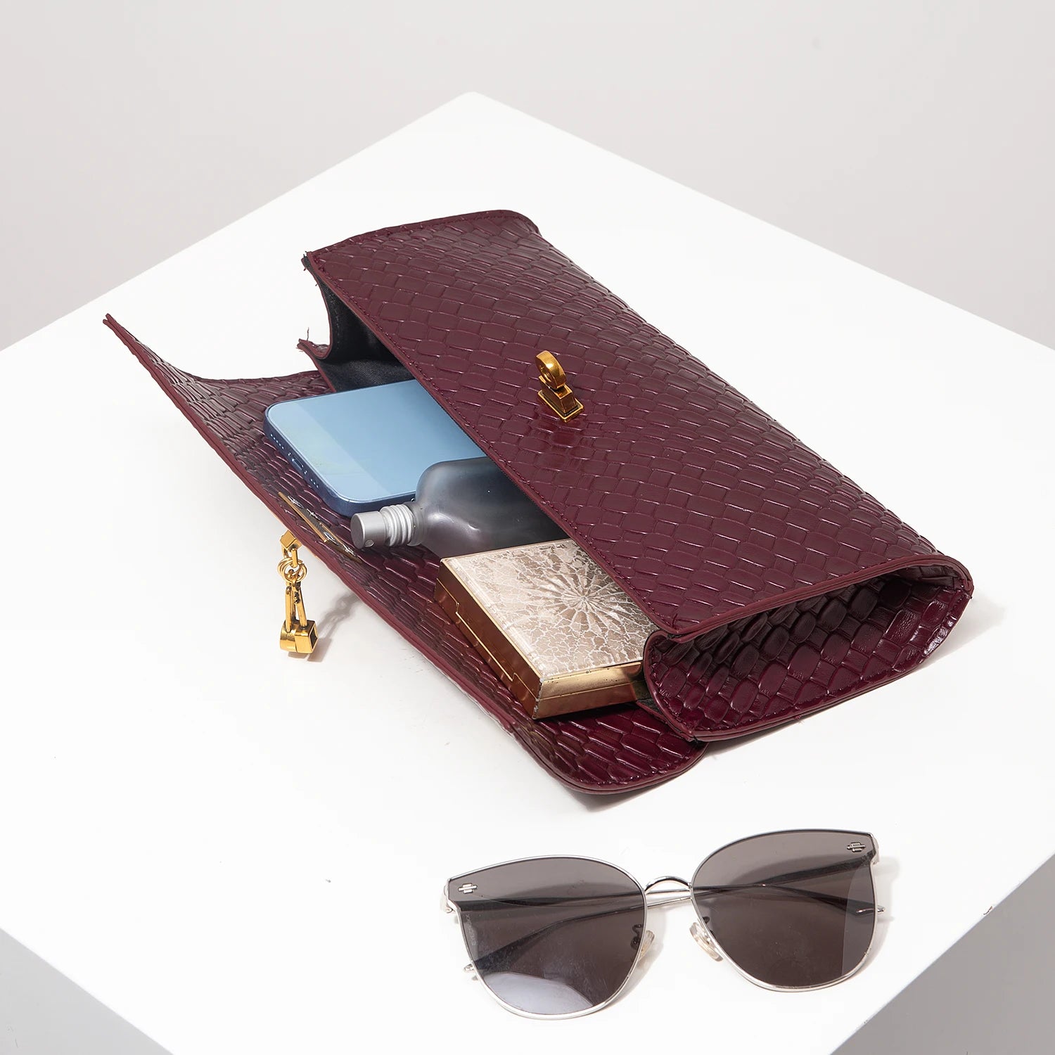 Retro Artificial Leather Woven Baguette, Flip Women's Clutch, Elegant