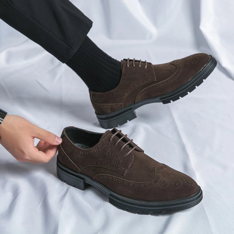 Fashionable Carved Design Men's Flat Shoes Classic Business Leather