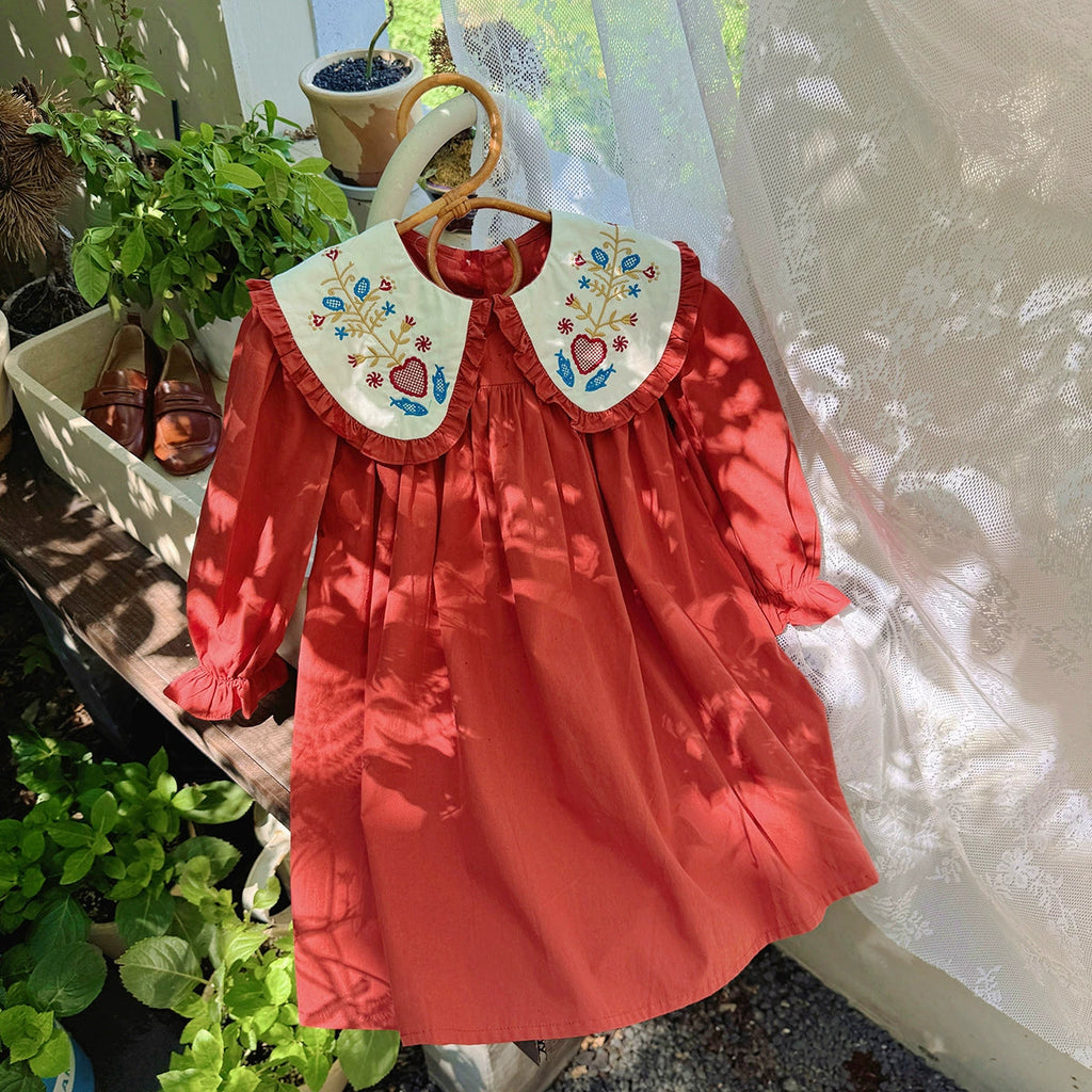 Arrival Autumn Girls Vintage Flowers Embroidery Pattern Long Sleeves