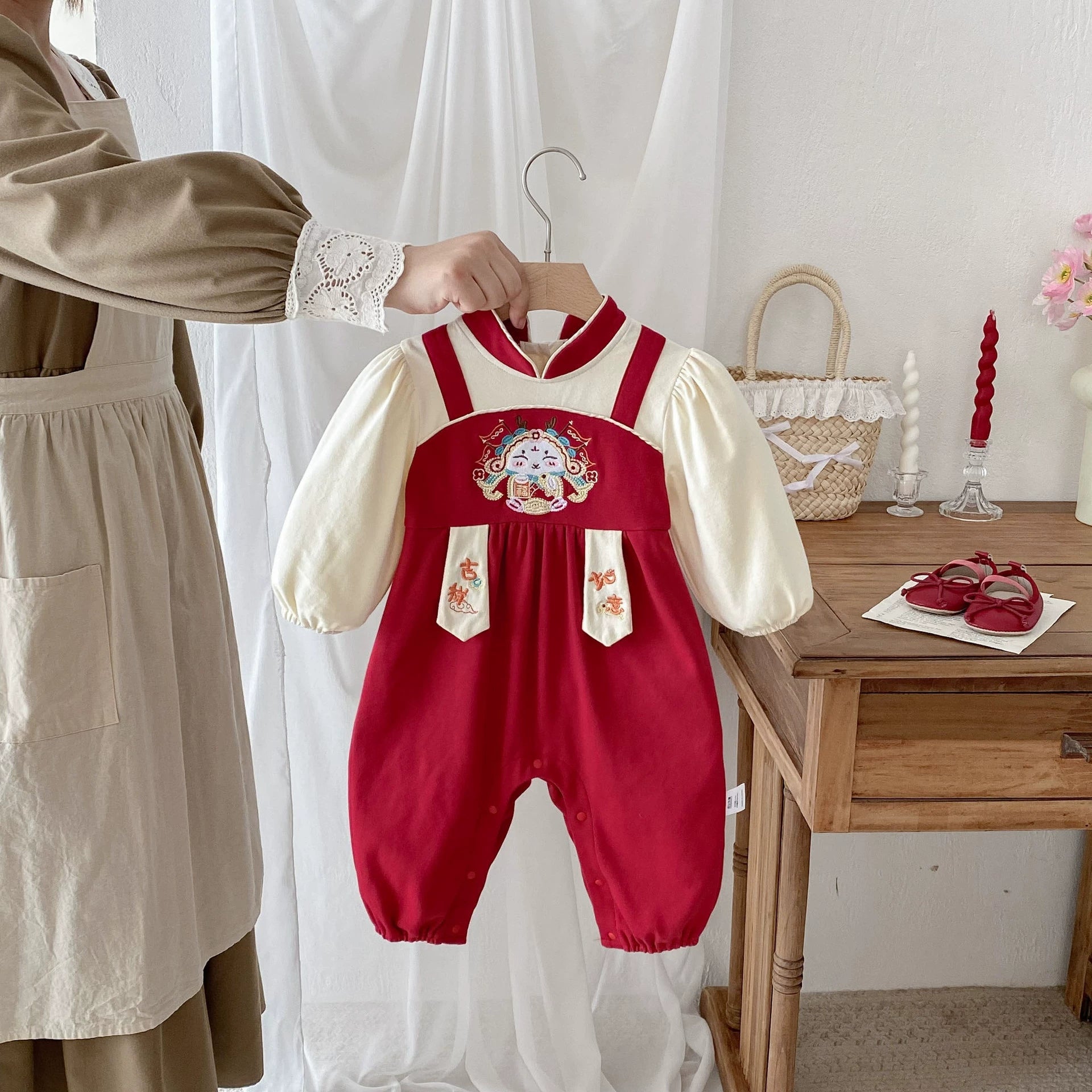 Autumn Arrival Baby Girls Long Sleeves Cartoon and Letters Embroidered